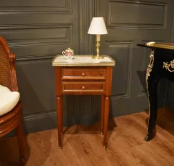 Petit chevet de style Louis XVI
