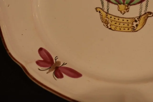 Assiette en faïence de Lunéville