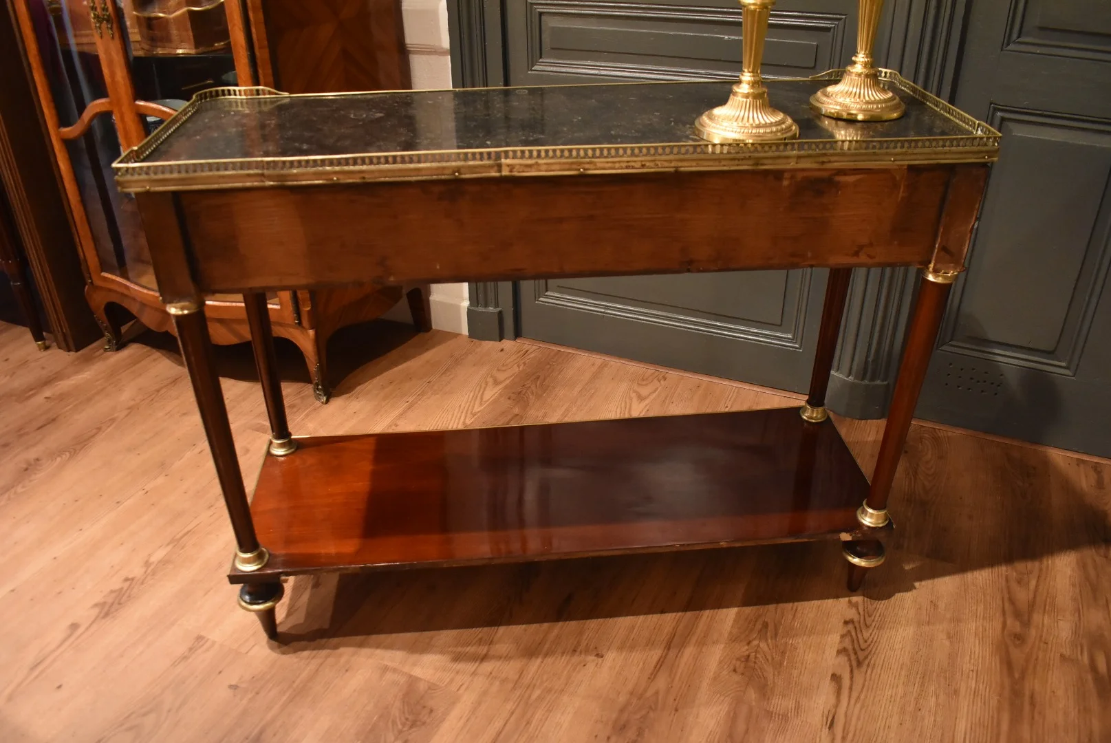 Console de style Louis XVI en acajou