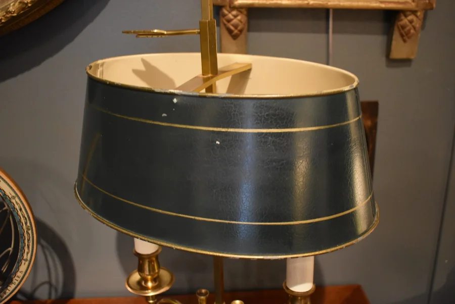 Lampe bouillotte à deux feux aux cors de chasse