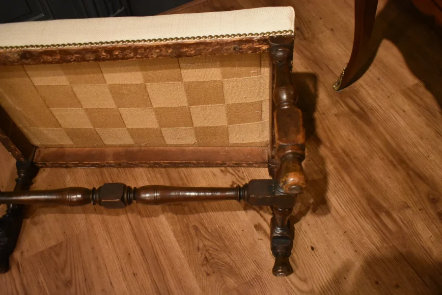 Tabouret en noyer