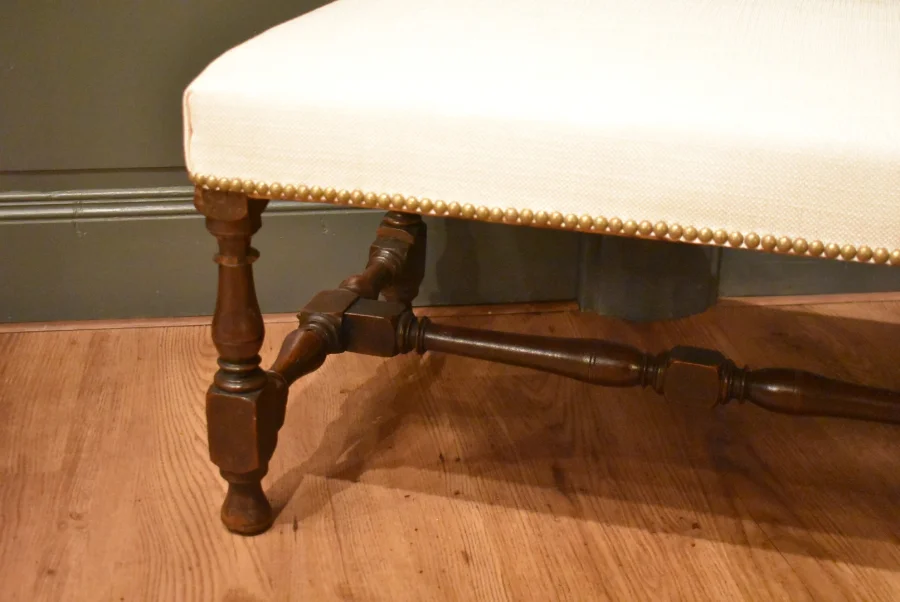 Tabouret en noyer