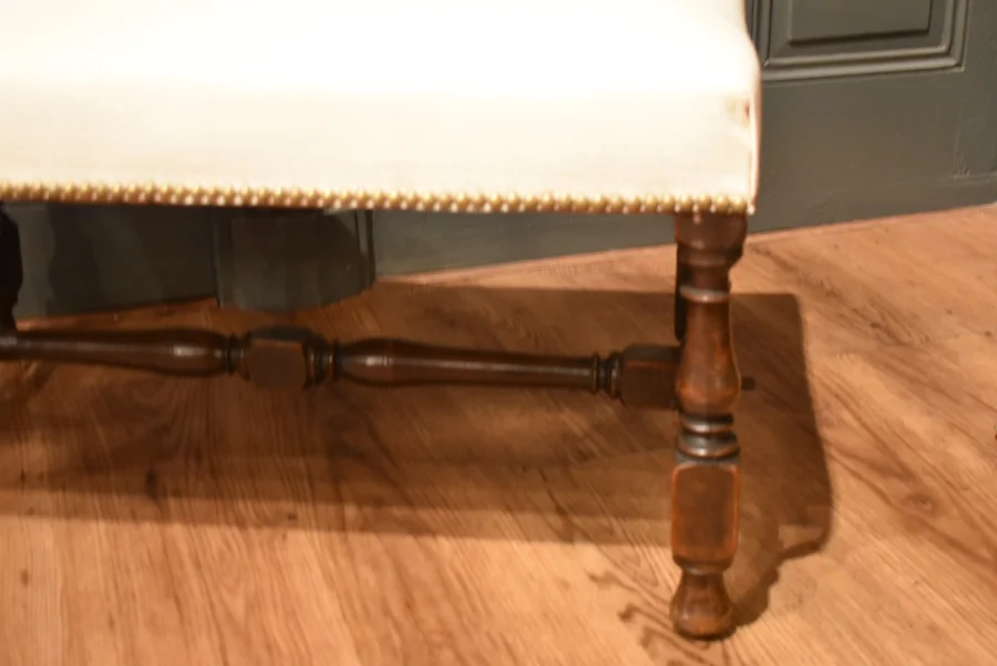 Tabouret en noyer