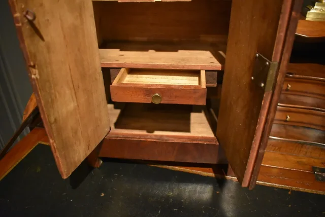 Armoire miniature