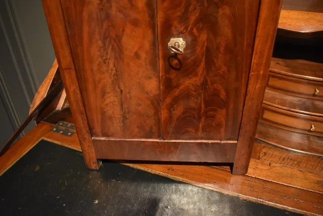 Armoire miniature