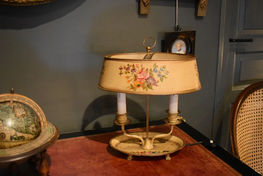 Lampe en tôle peinte