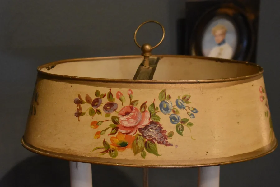 Lampe en tôle peinte