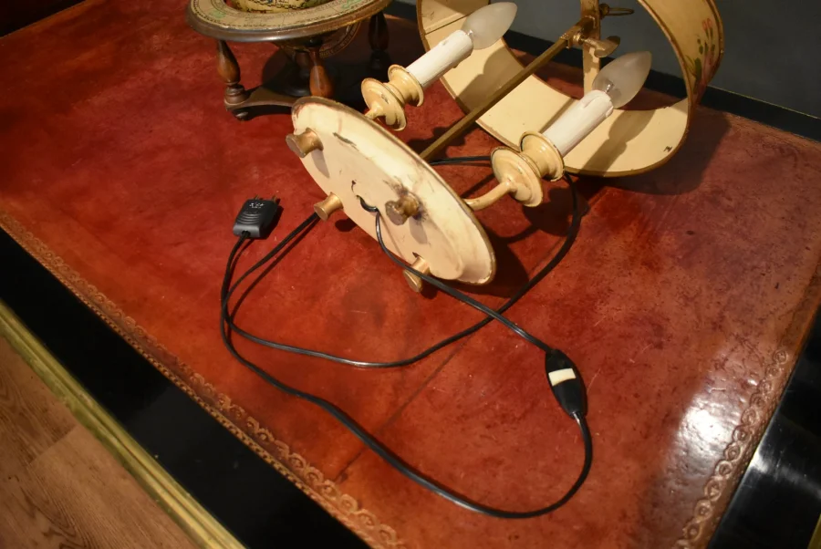 Lampe en tôle peinte