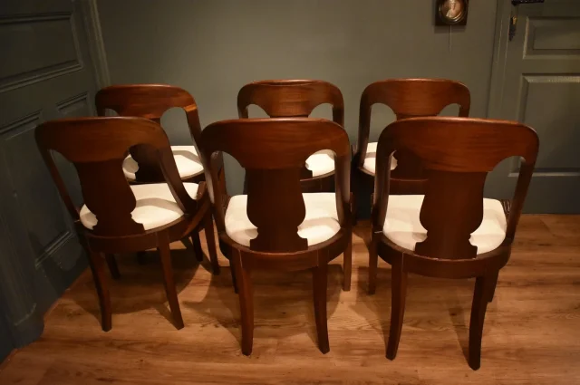 Suite de six chaises "gondole"