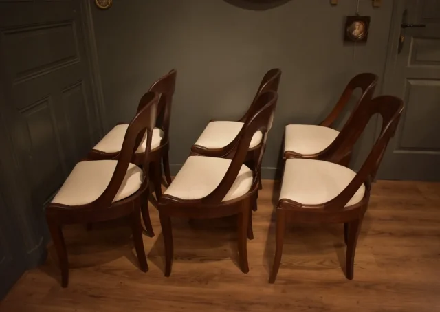 Suite de six chaises "gondole"