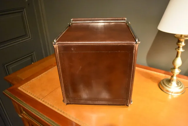 Corbeille à papiers en cuir