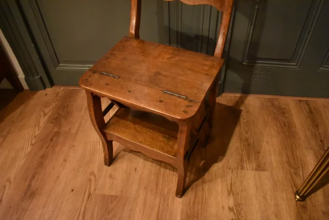Chaise escabeau