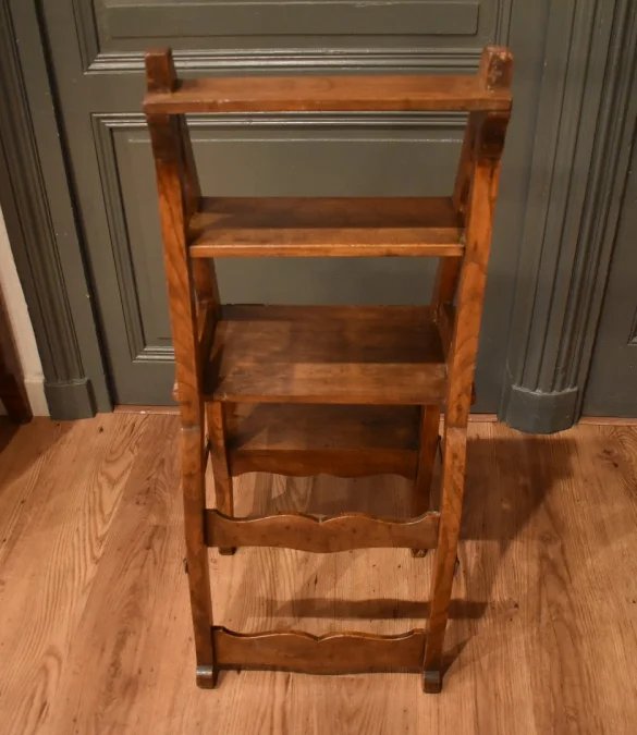 Chaise escabeau
