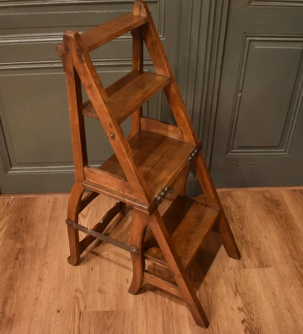 Chaise escabeau