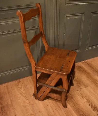 Chaise escabeau