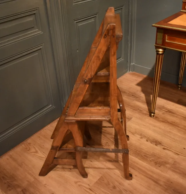 Chaise escabeau