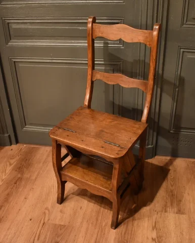 Chaise escabeau