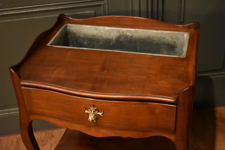 Jardinière sur pieds de style Louis XV