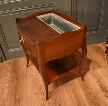 Jardinière sur pieds de style Louis XV