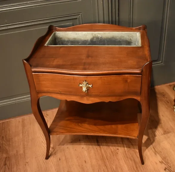 Jardinière sur pieds de style Louis XV