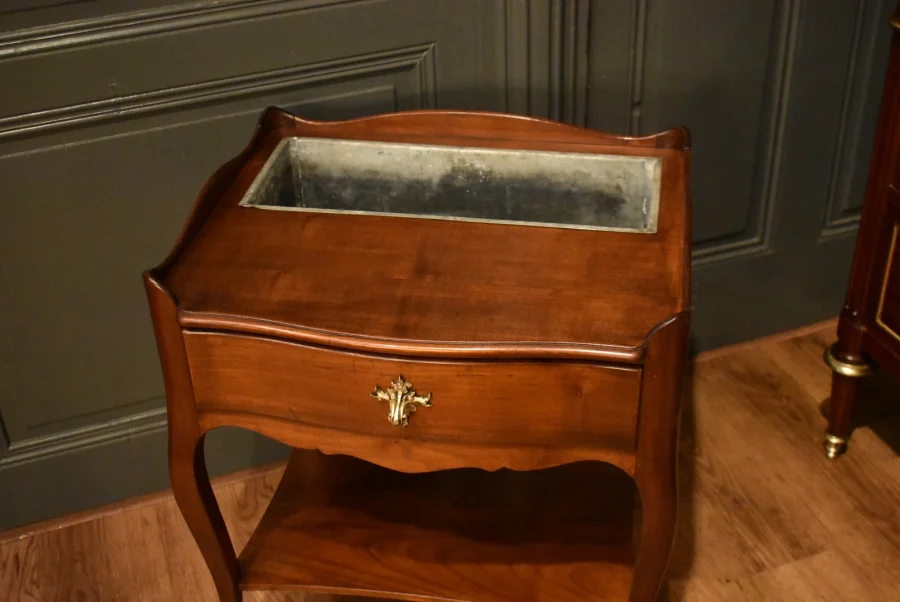 Jardinière sur pieds de style Louis XV