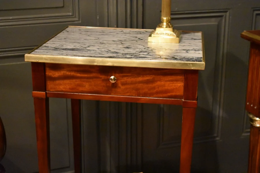 Table d'appoint en acajou