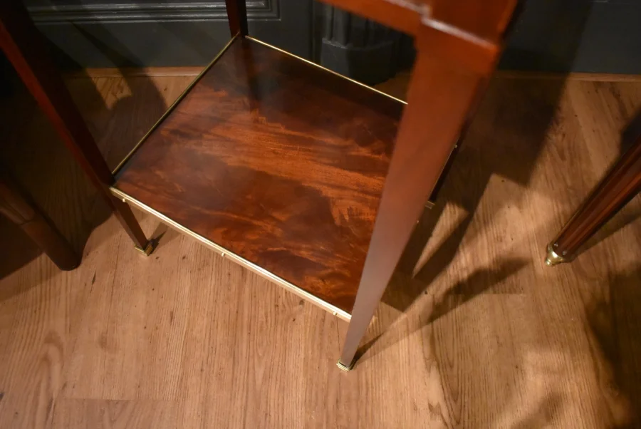 Table d'appoint en acajou