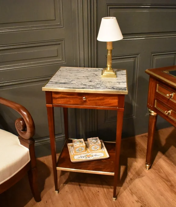 Table d'appoint en acajou