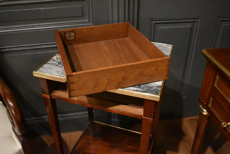 Table d'appoint en acajou