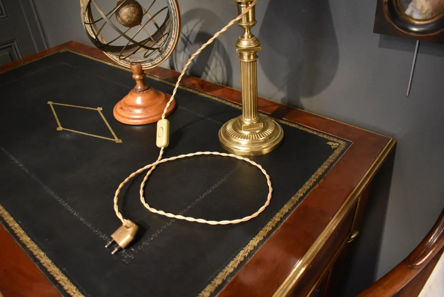 Lampe de style Louis XVI
