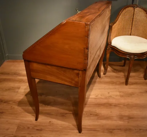 Bureau de pente de style Louis XV
