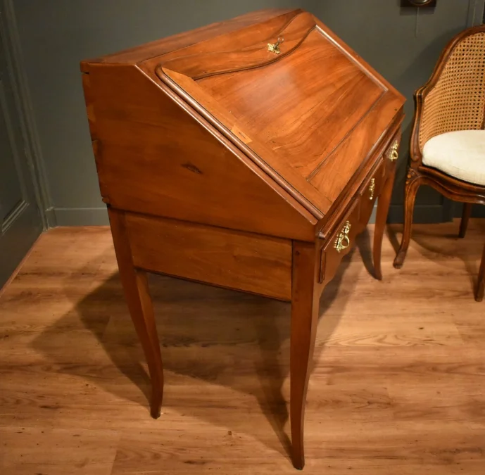 Bureau de pente de style Louis XV