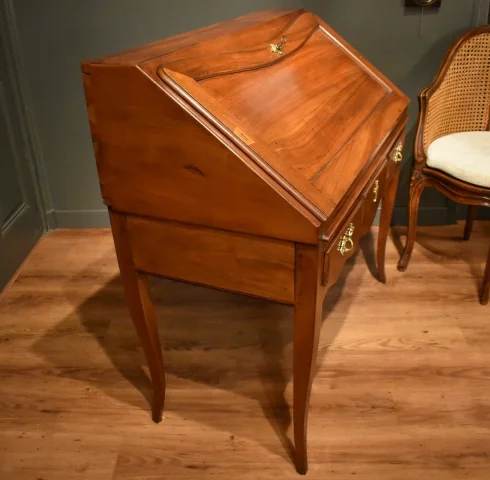 Bureau de pente de style Louis XV