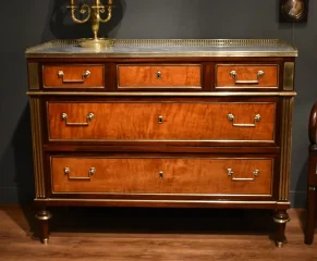 Commode Louis XVI en acajou