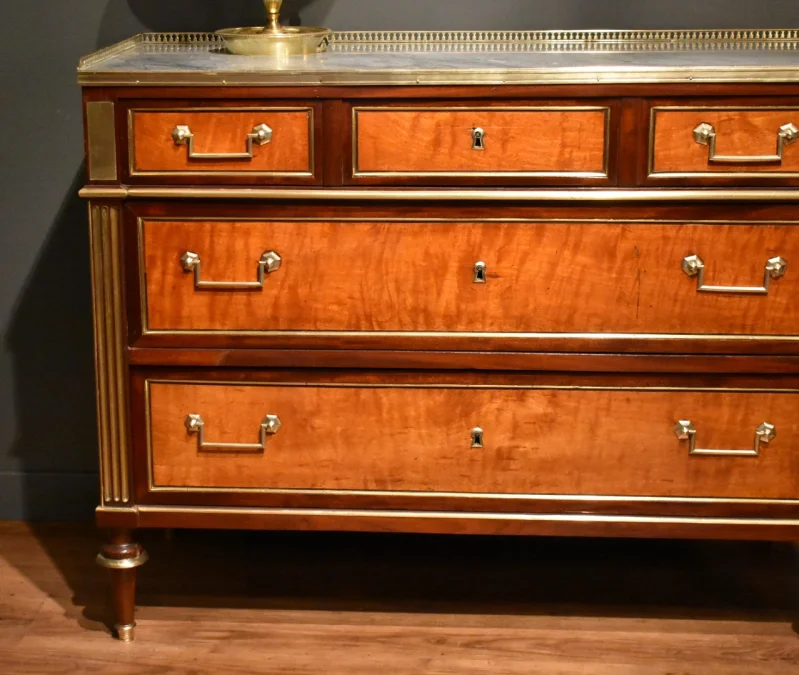 Commode Louis XVI en acajou