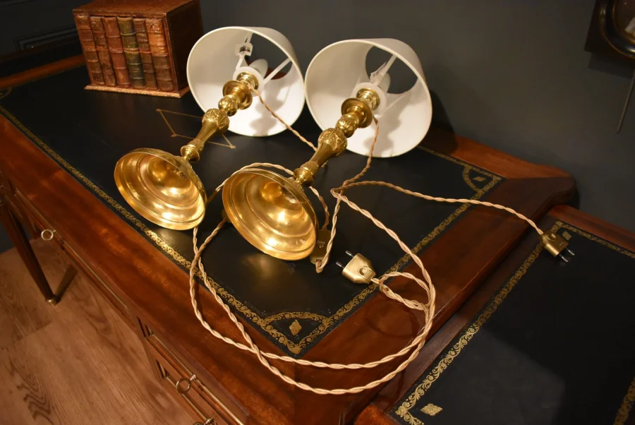 Paire de lampes en bronze doré
