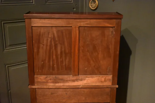 Petit bureau bonheur du jour de style Louis XVI