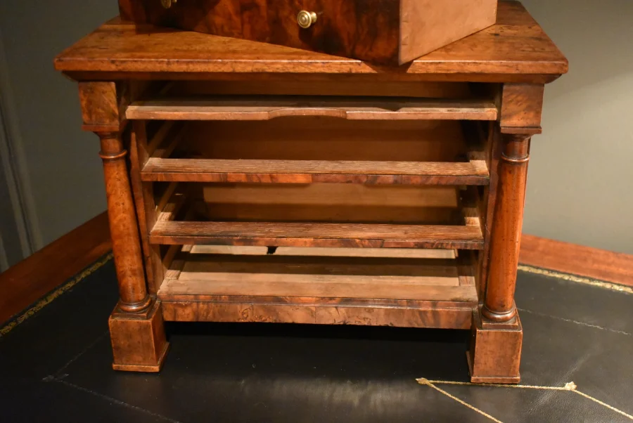 Commode de maitrise Empire