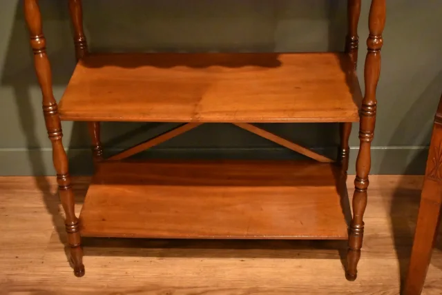 Etagère en acajou