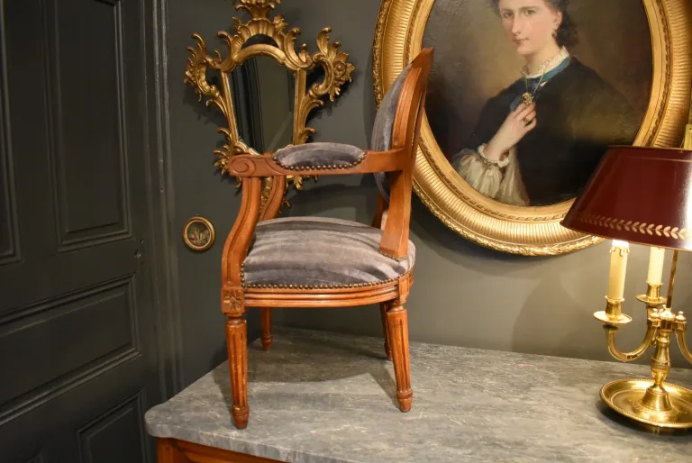 Kinderfauteuil im Louis-XVI-Stil