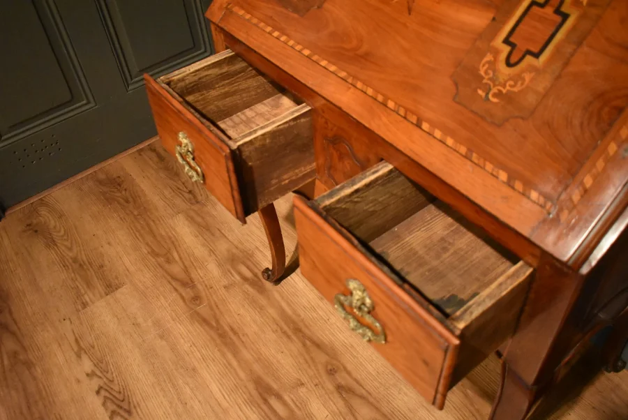 Petit bureau de pente Louis XV