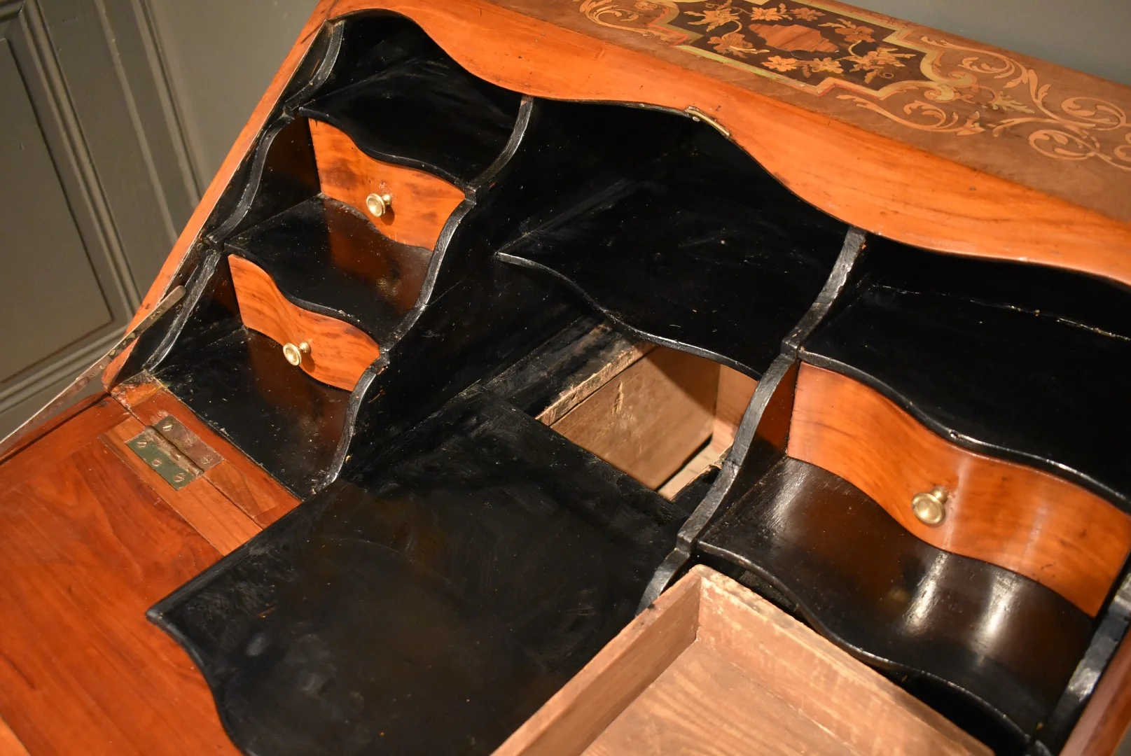 Petit bureau de pente Louis XV