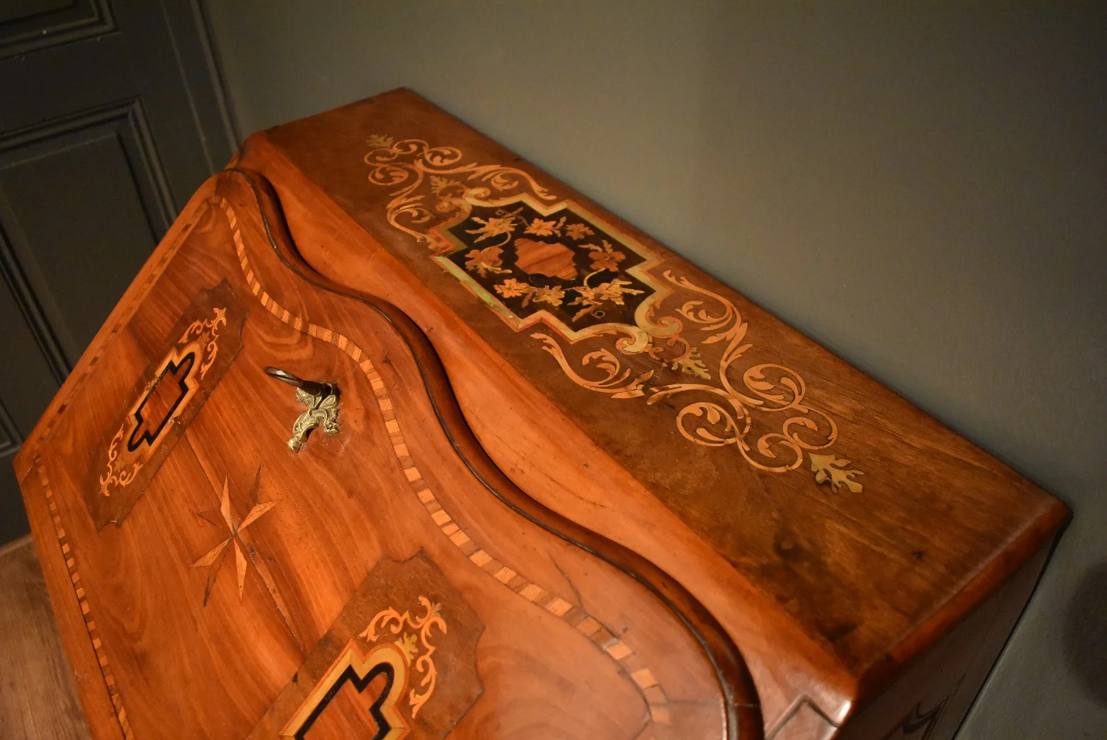 Petit bureau de pente Louis XV