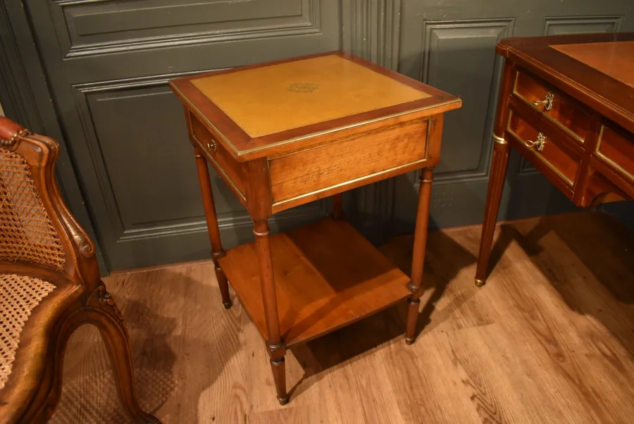 Table d'appoint de Mailfert