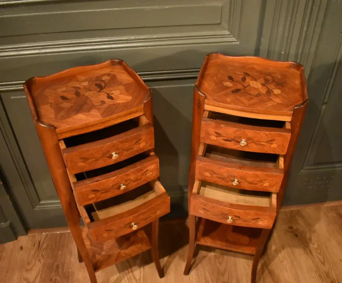 Paar kleine nachtkastjes in Louis XV-stijl