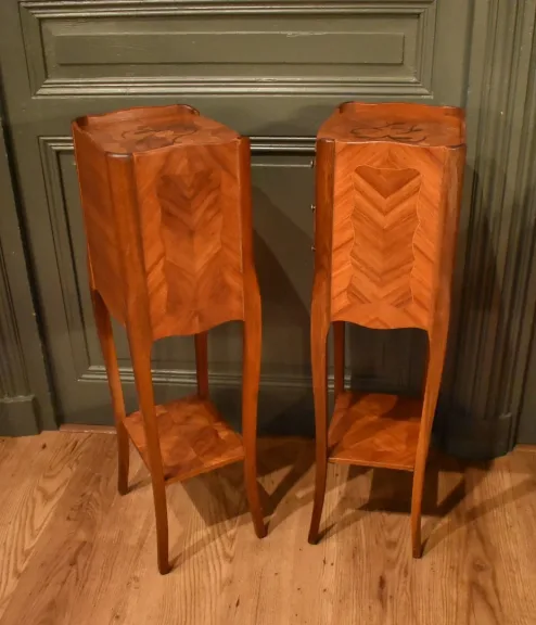 Paar kleine nachtkastjes in Louis XV-stijl