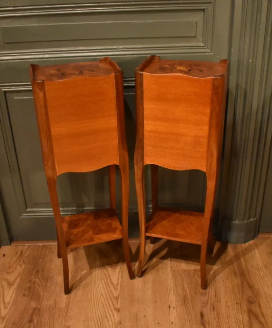 Paire de petits chevets de style Louis XV