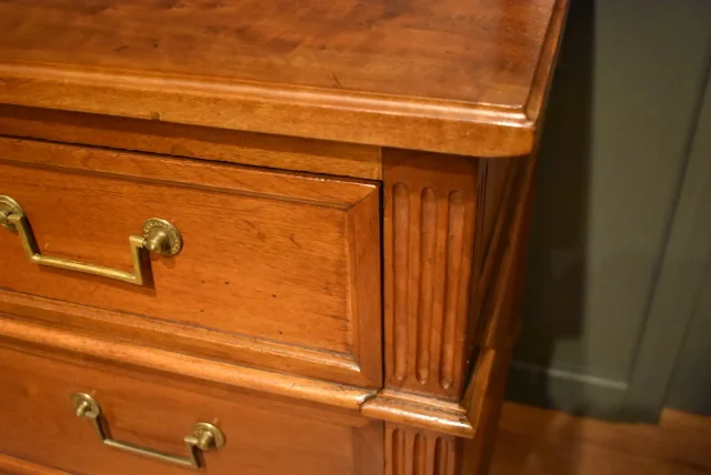 Commode Louis XVI en noyer