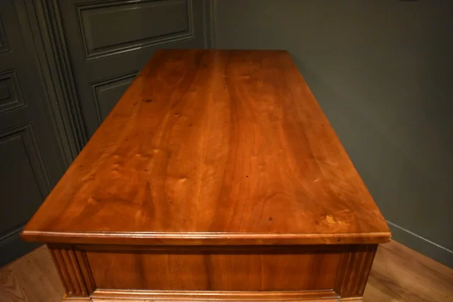 Commode Louis XVI en noyer