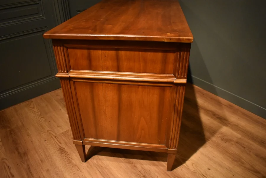 Commode Louis XVI en noyer